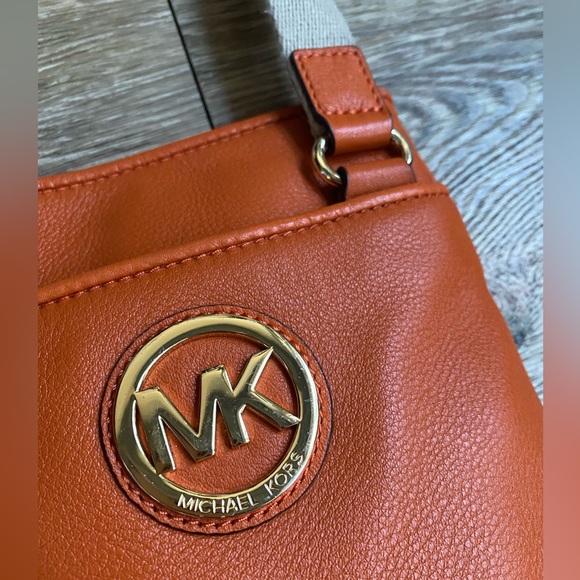 EUC Michael Kors Orange Pebbled Leather Crossbody Bag - Picture 4 of 15